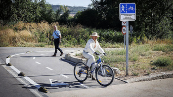 Un carril para acercar a la vecindad