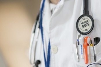 El código deontológico médico acepta la gestación subrogada