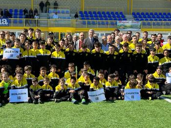 Inaugurado el campo de fútbol y las pistas de pádel de Novés