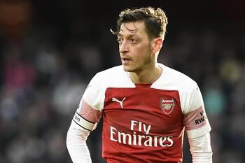 Mesul Özil cuelga las botas
