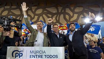 Feijóo urge a los socialistas a 'tomar decisiones y dar la cara'