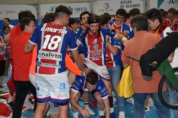 El BM Bolaños no agua la fiesta del ascenso del Alicante