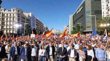 Aznar y Ayuso llaman a los ciudadanos a 'alzar la voz'