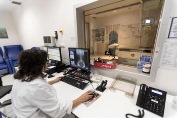 El HUBU externaliza por 117.000 euros 850 TAC y resonancias