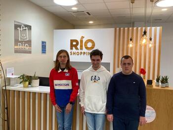 Río Shopping acoge a seis personas con autismo