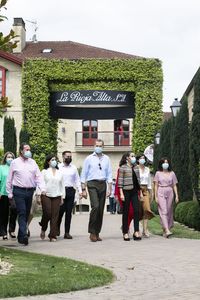 Los Reyes de España visitan las bodegas de Haro