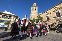El Bonillo desfila para abrir su gran Feria
