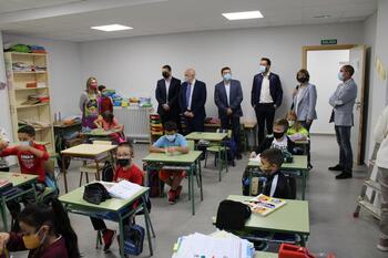 Motilleja 'estrena' consultorio y amplía el colegio