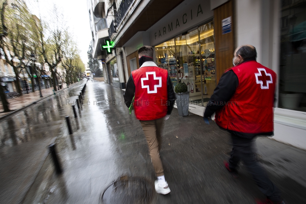Cruz Roja ayuda a las personas mayores